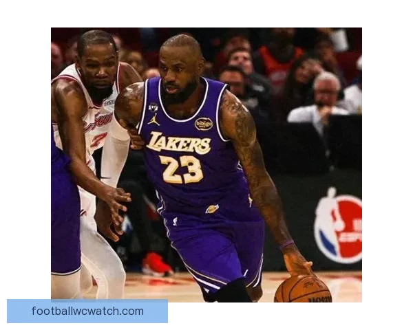 湖人豪取7连胜詹姆斯高效轰30分 多次炸扣激情庆祝完胜杜兰特